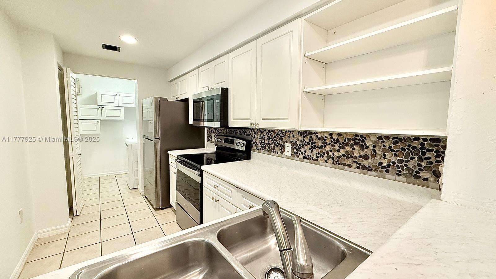 SAN MATERA THE GARDENS CO - Residential Lease