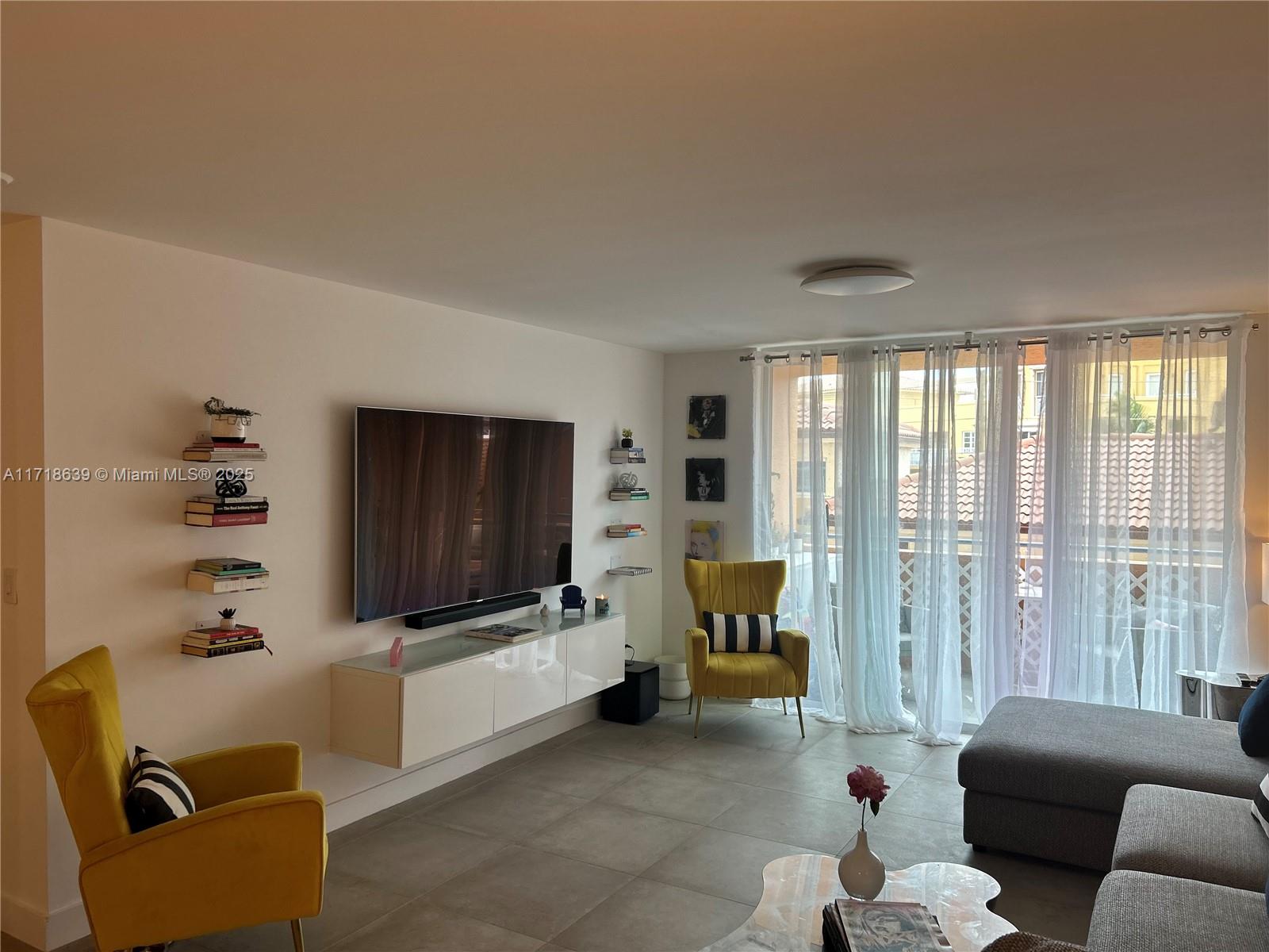 YACHT CLUB AT PORTOFINO C - Residential