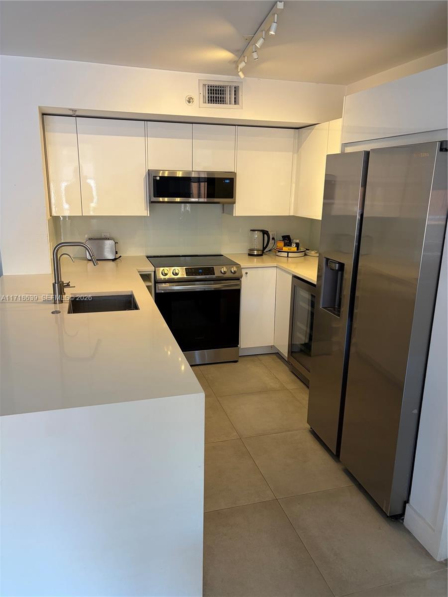 90 Alton Rd 303