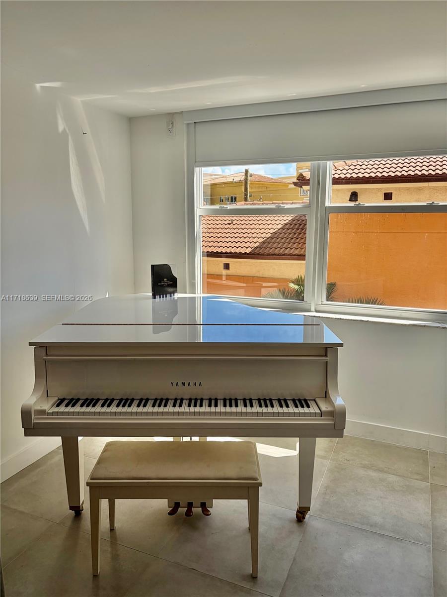 90 Alton Rd 303