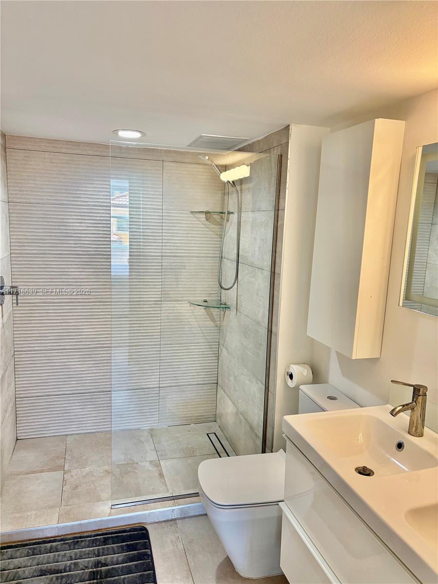 YACHT CLUB AT PORTOFINO C - Residential