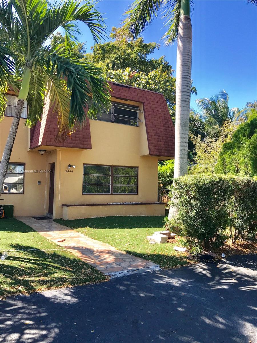 Rental Property at 2444 Sw 58 Mnr, Dania Beach, Miami-Dade County, Florida - Bedrooms: 2 
Bathrooms: 2  - $2,600 MO.