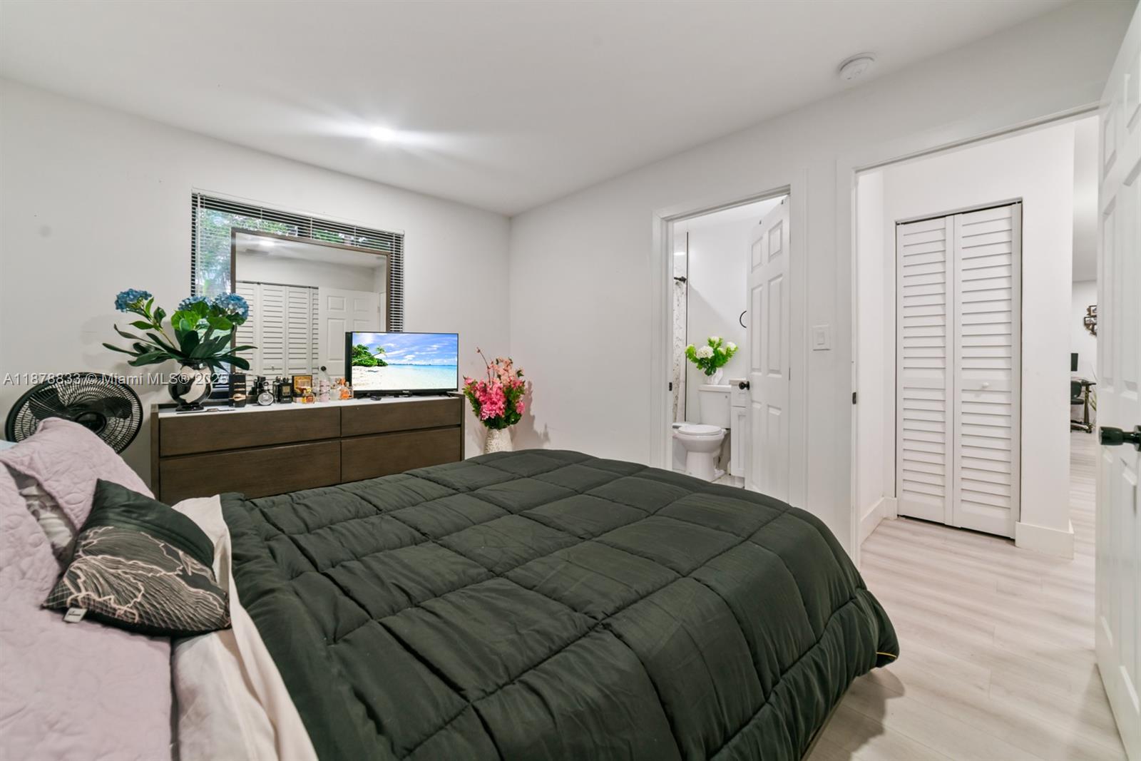 ARCH CREEK ESTS - Residential Income