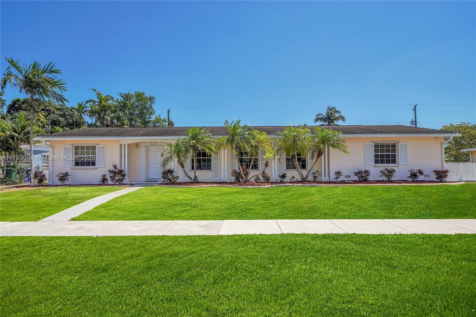 9750 Sw 159th St, Miami, Broward County, Florida - 3 Bedrooms  
2 Bathrooms - 
