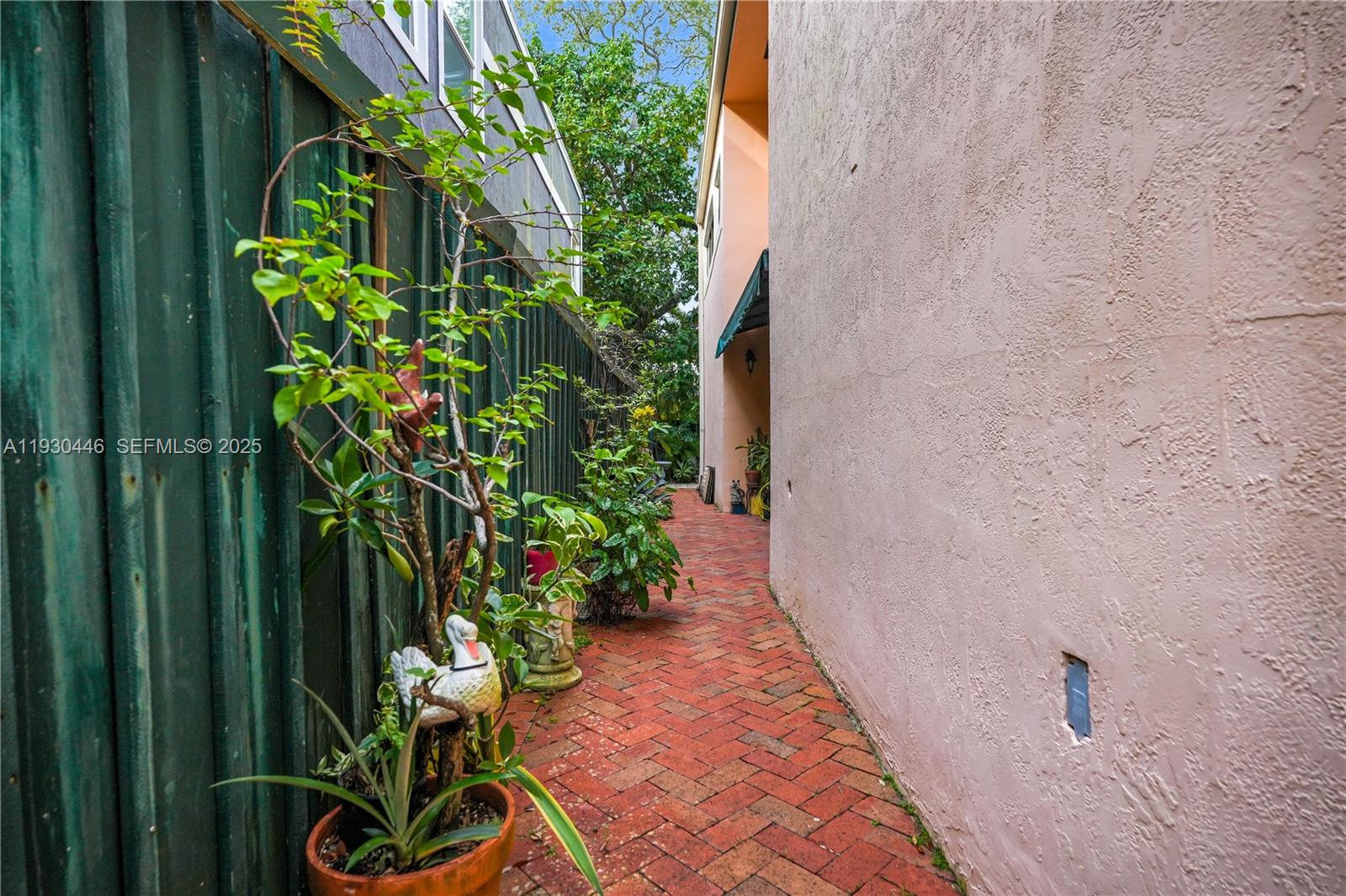 SILVER BLUFF EST SEC C - Residential