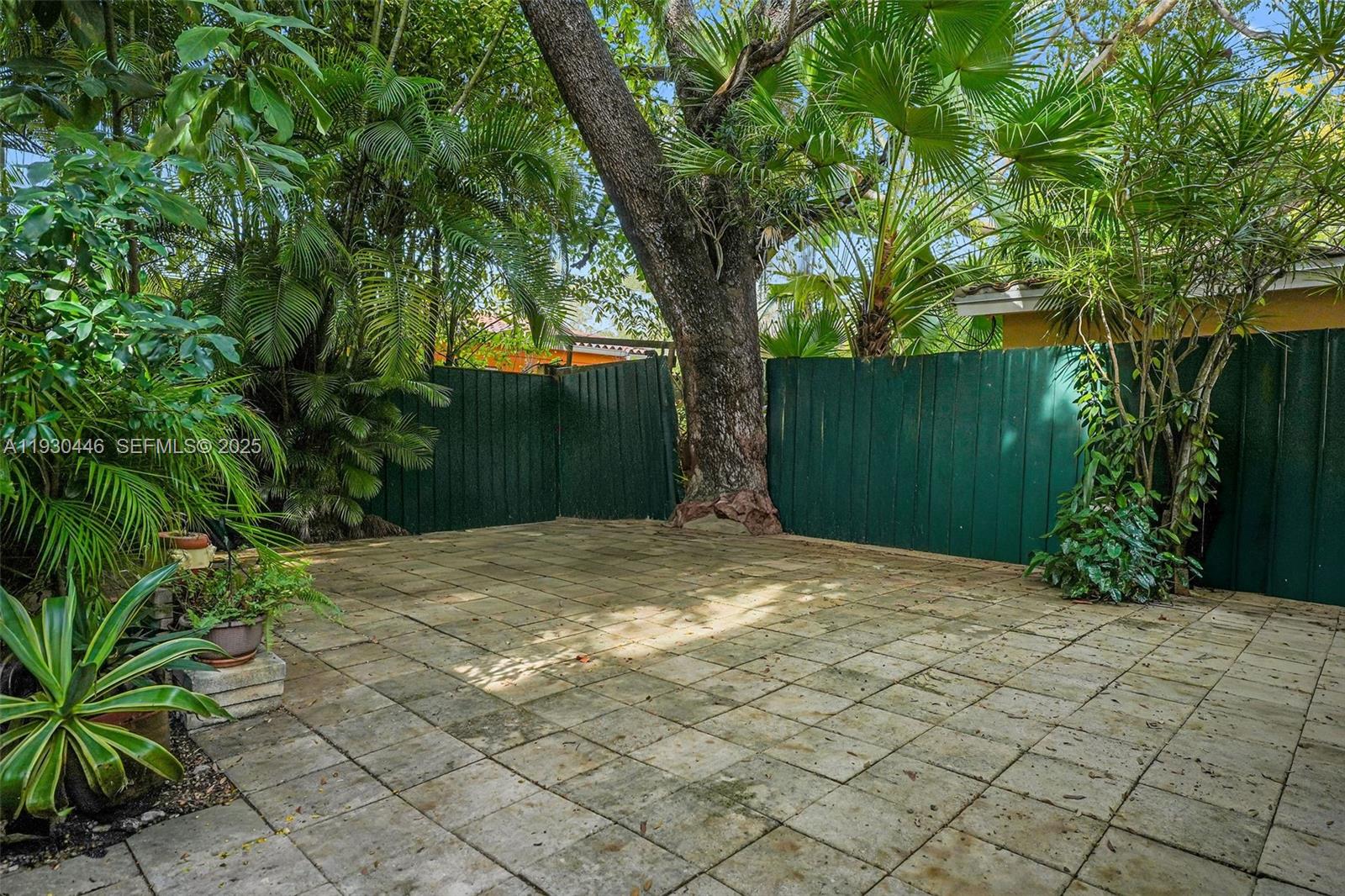 SILVER BLUFF EST SEC C - Residential