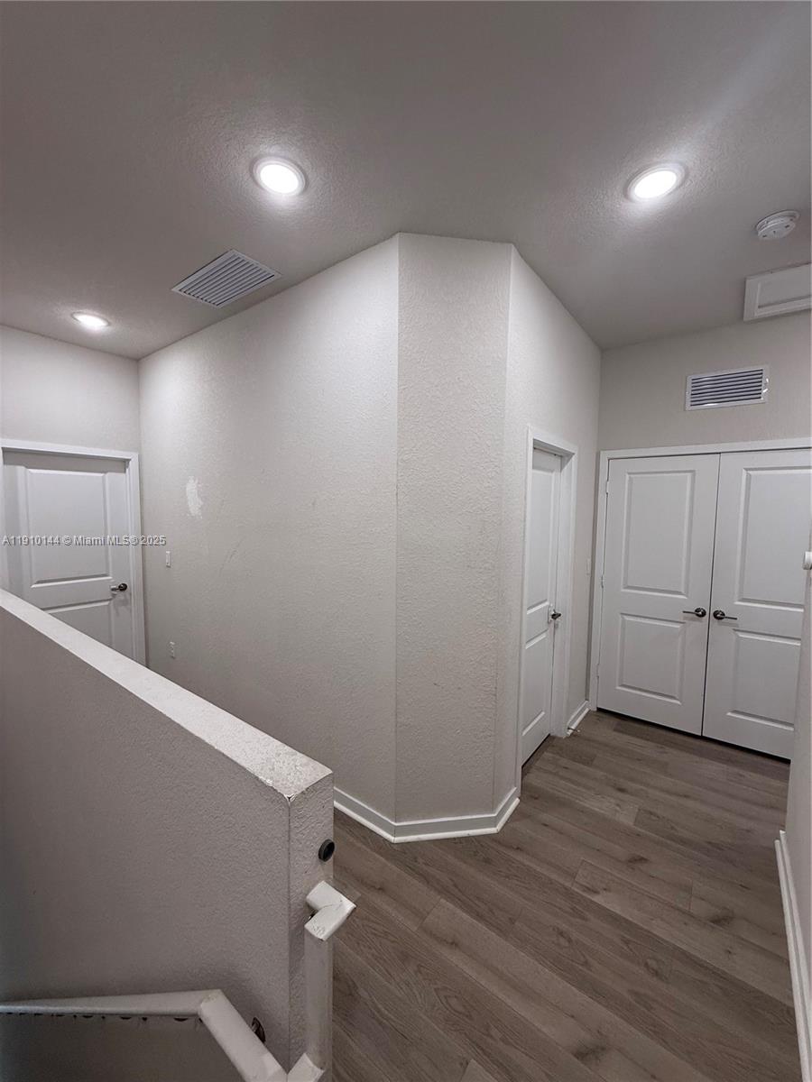 MC RESIDENTIAL - Residential Lease