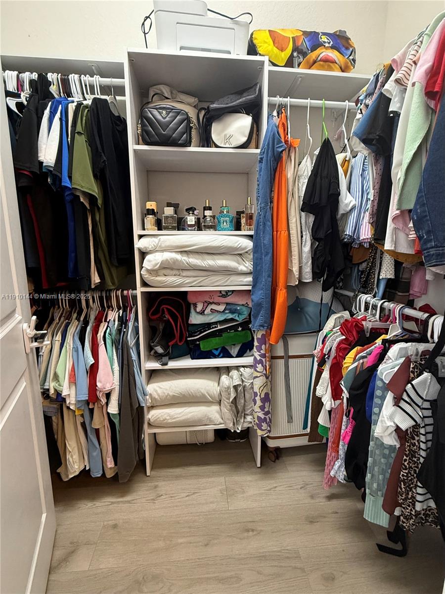 MC RESIDENTIAL - Residential Lease