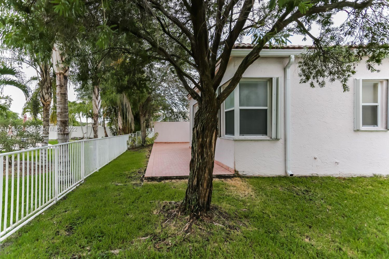 TOWNGATE - Residential Lease