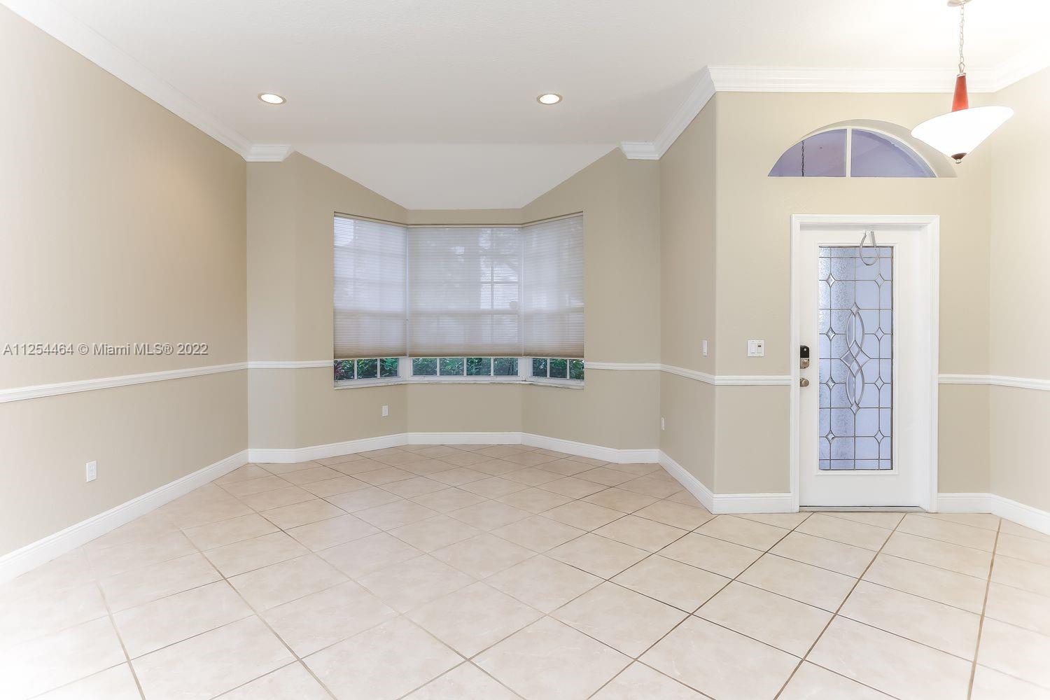 TOWNGATE - Residential Lease