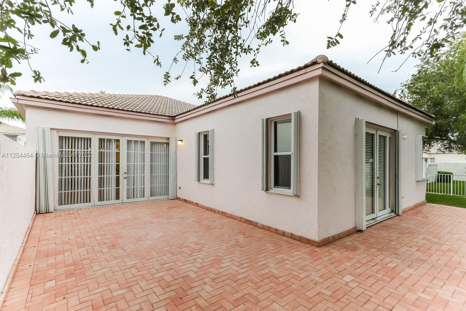 TOWNGATE - Residential Lease