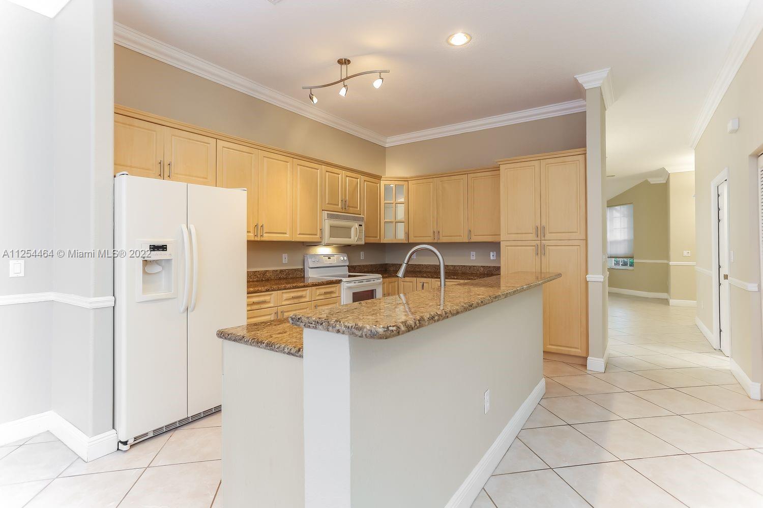 TOWNGATE - Residential Lease