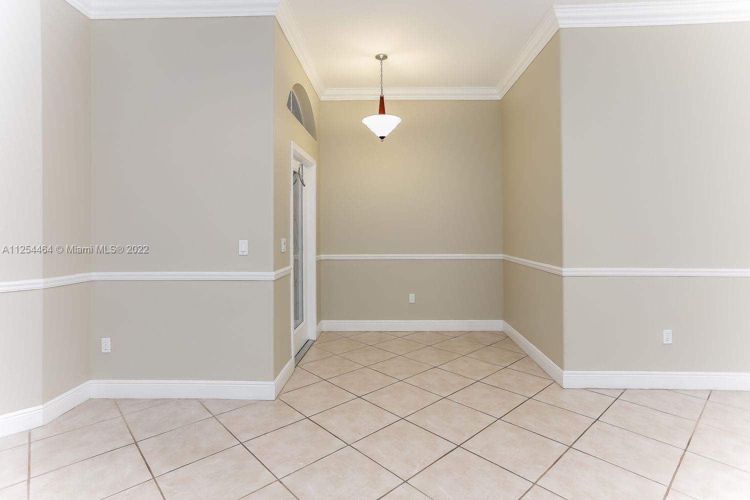 TOWNGATE - Residential Lease