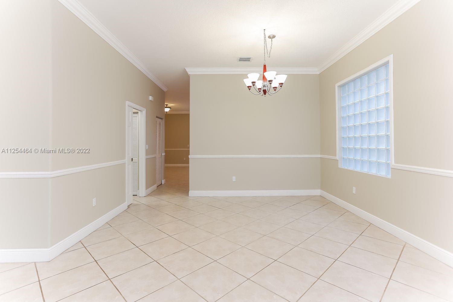 TOWNGATE - Residential Lease