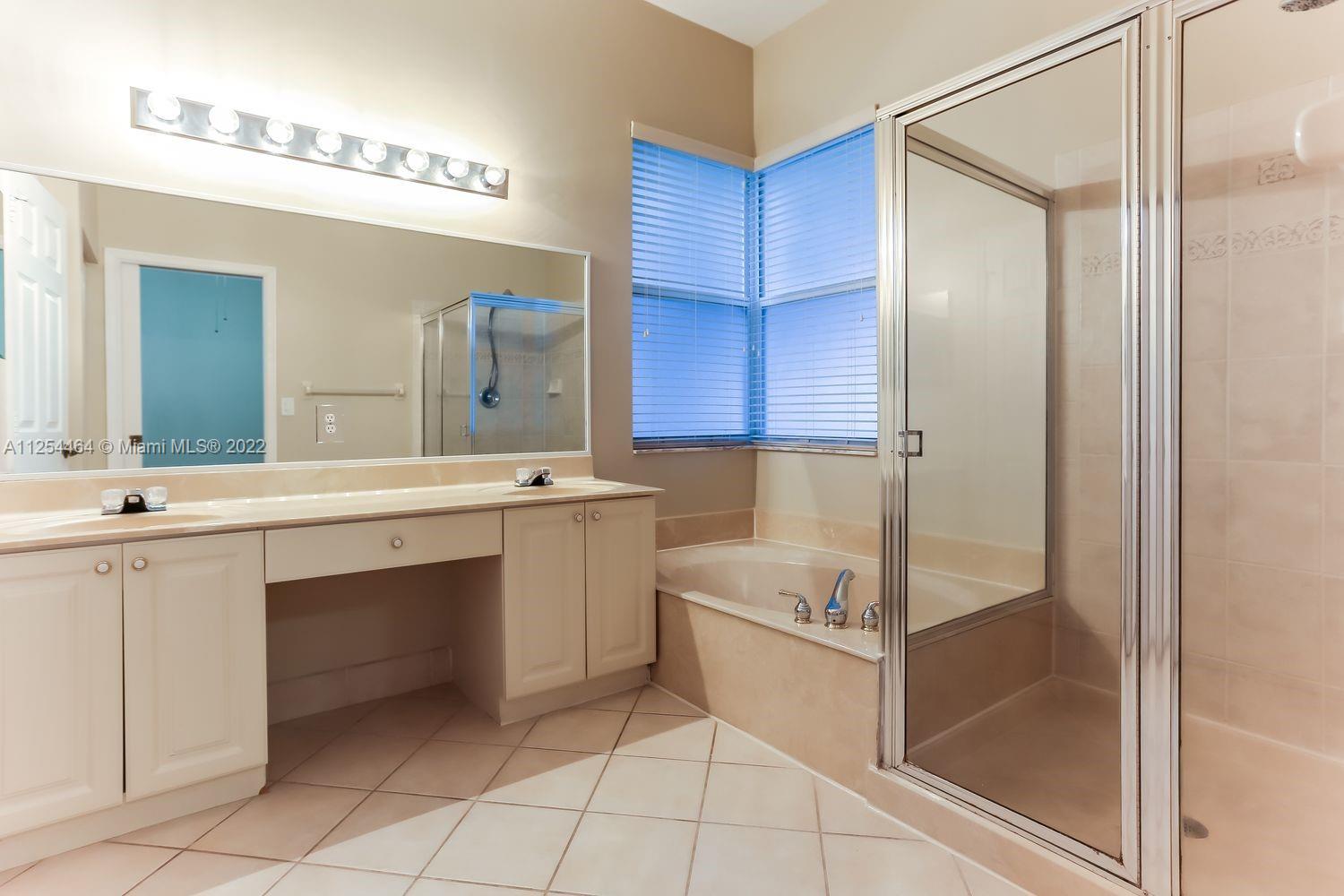 TOWNGATE - Residential Lease