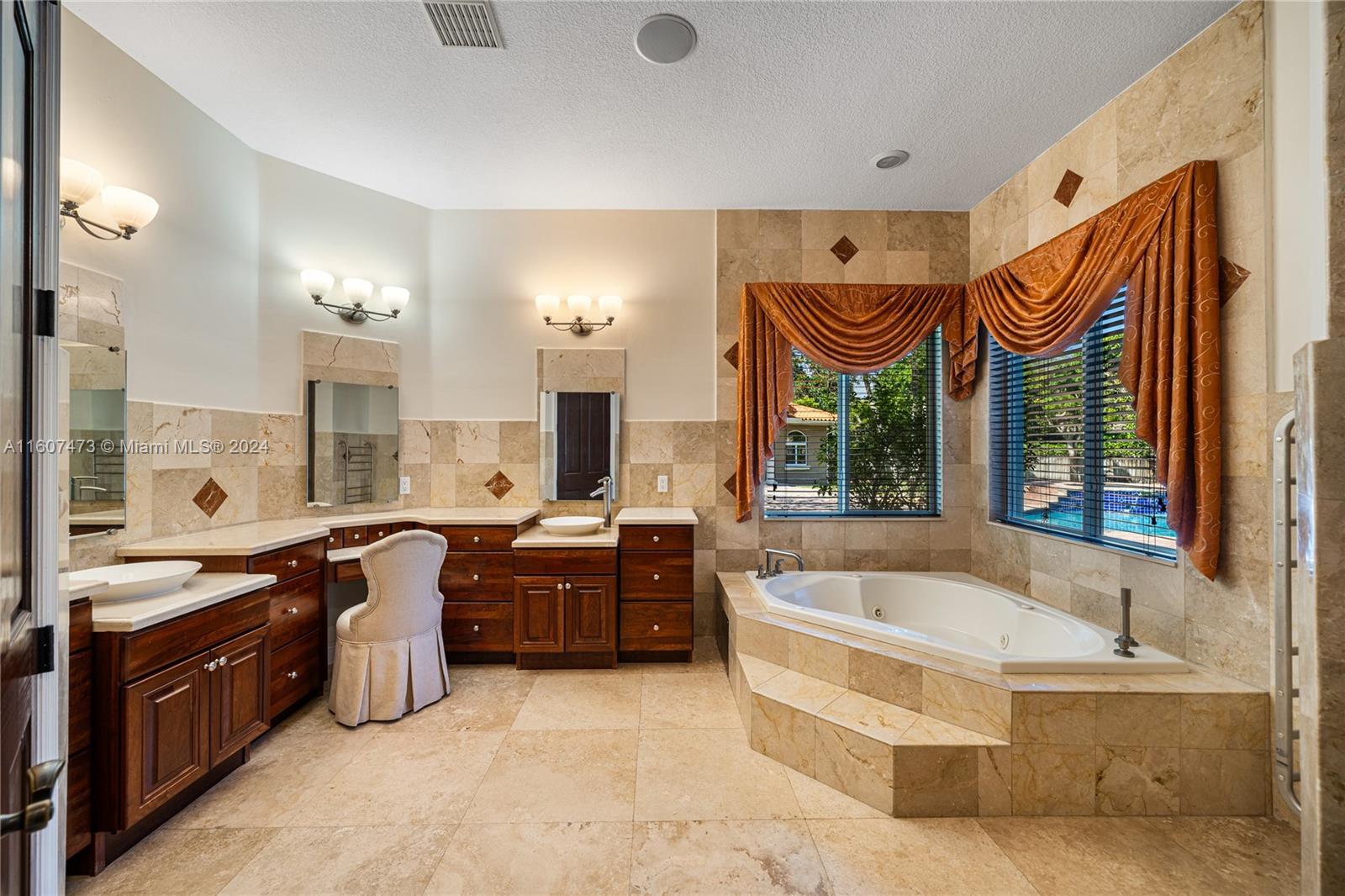 NUTMEG ESTATES - Residential