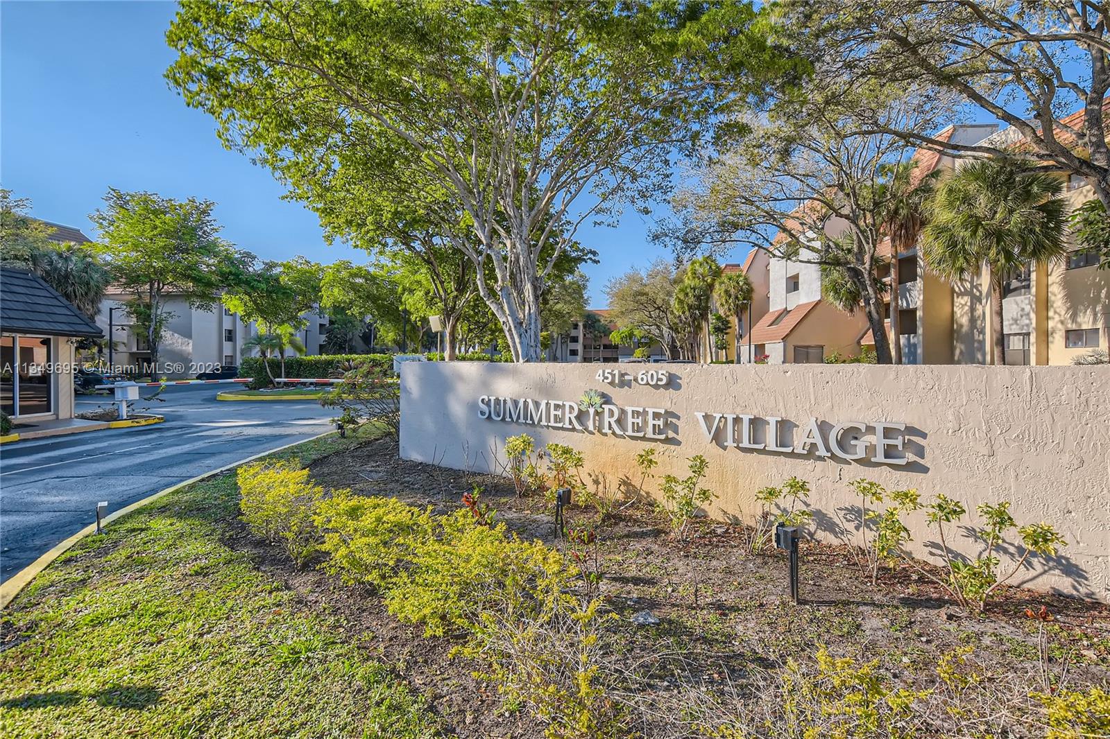 SUMMERTREE VILG CALIF CL - Residential