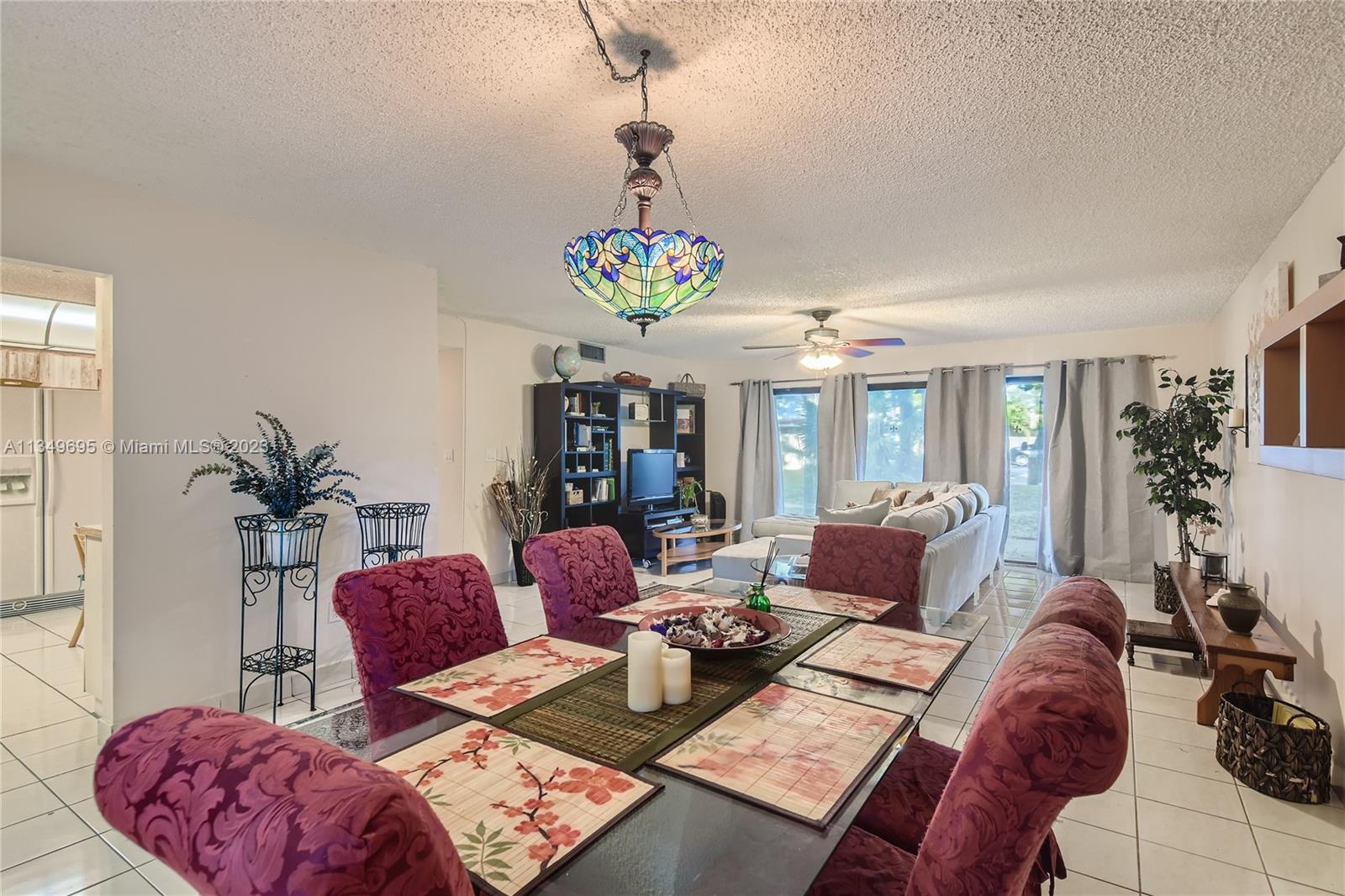 SUMMERTREE VILG CALIF CL - Residential