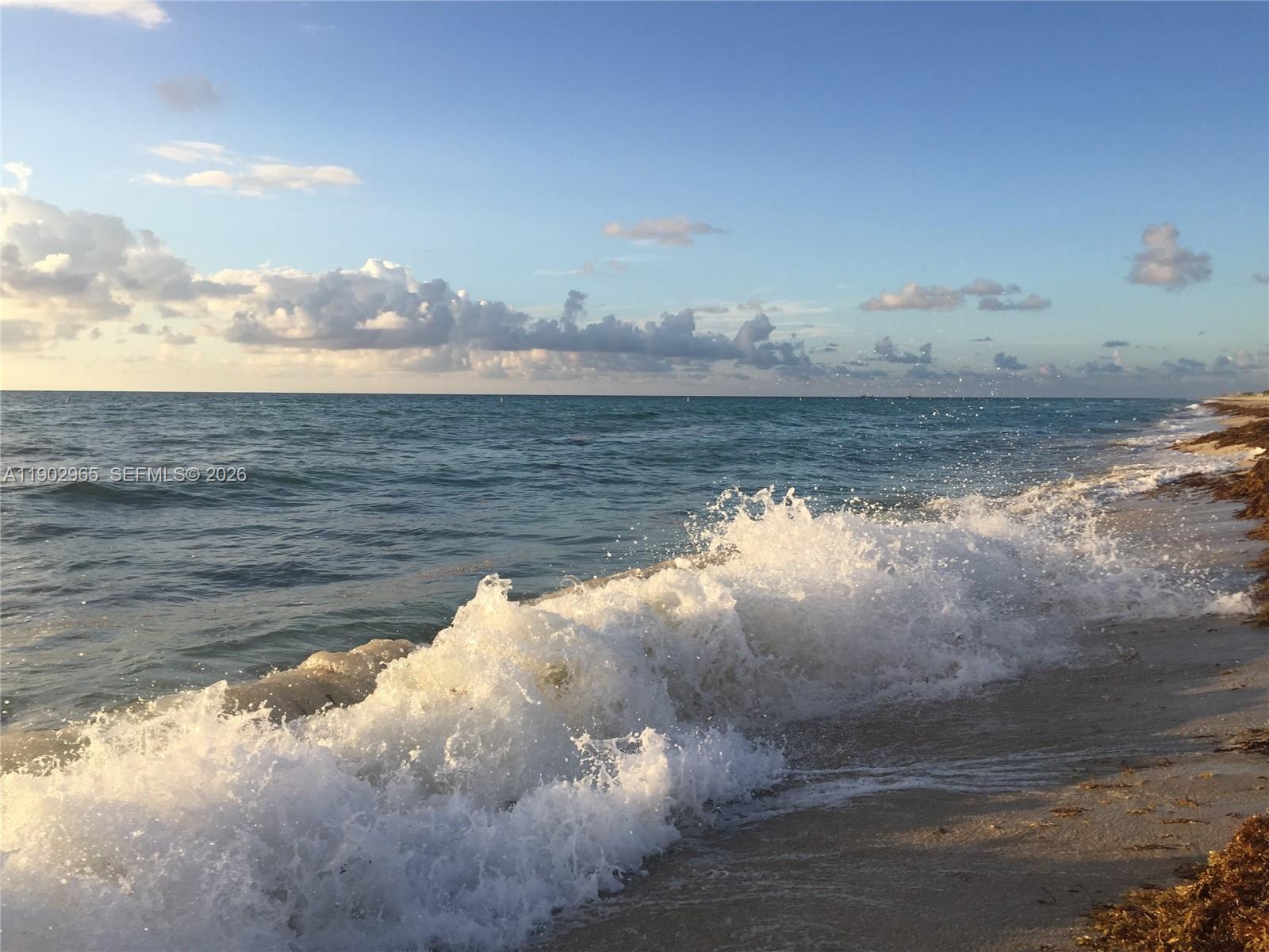 MEDITERRANEAN CONDO - Residential