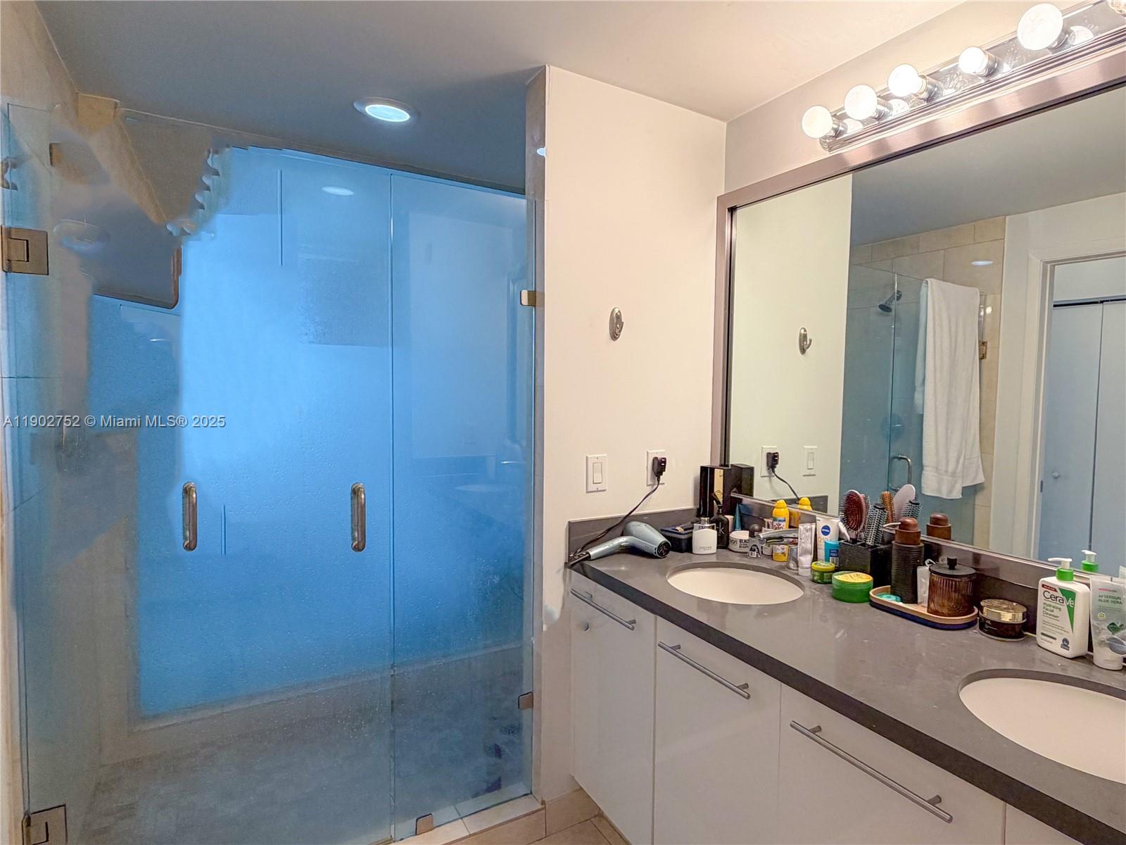 IVY CONDO - Residential Lease