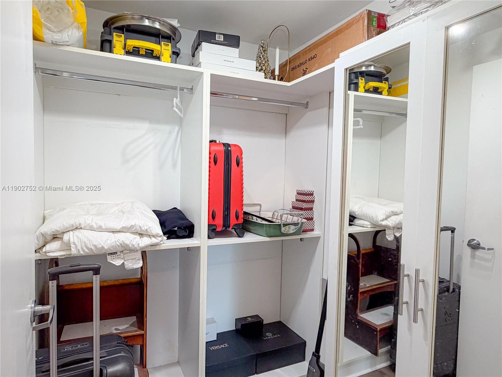 IVY CONDO - Residential Lease