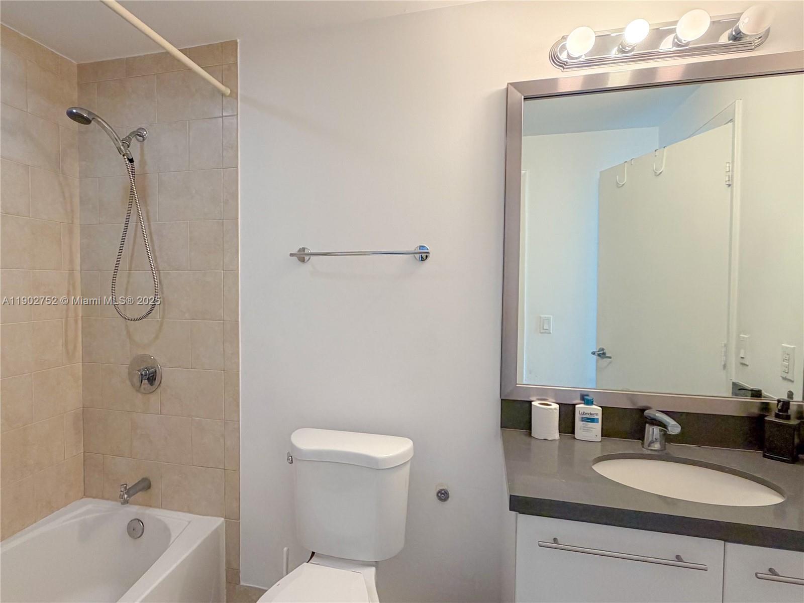 IVY CONDO - Residential Lease