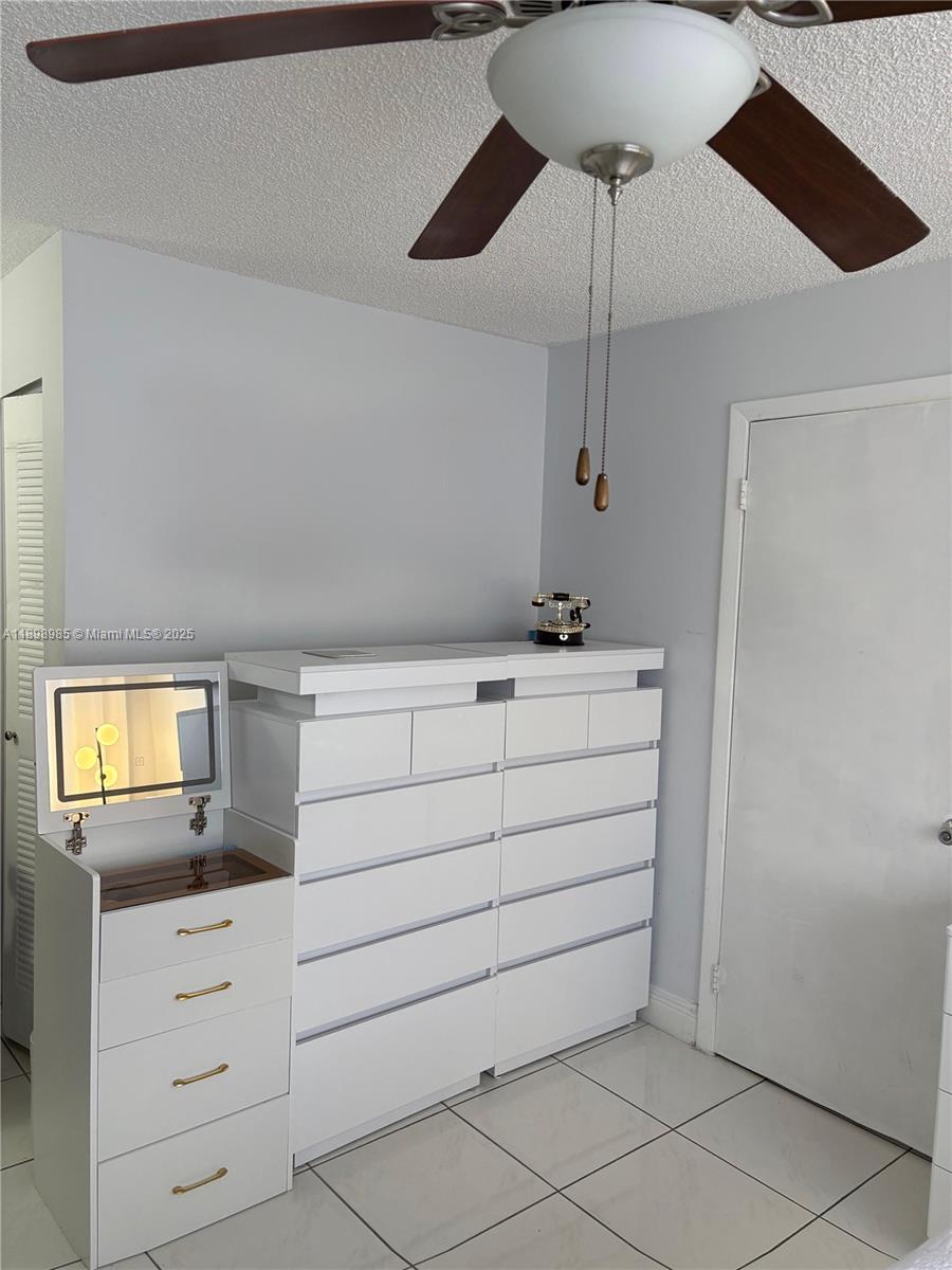 BANYAN TREE SIX CONDO - Residential Lease