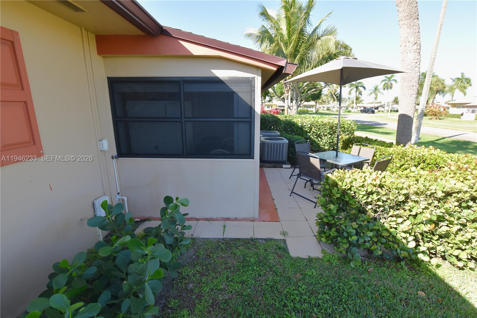 CRESTHAVEN VILLAS CONDO 1 - Residential