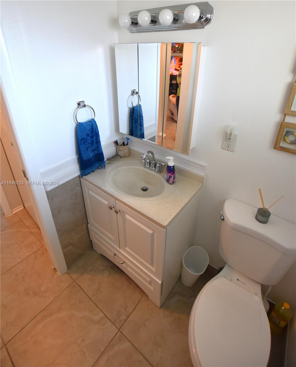 CRESTHAVEN VILLAS CONDO 1 - Residential