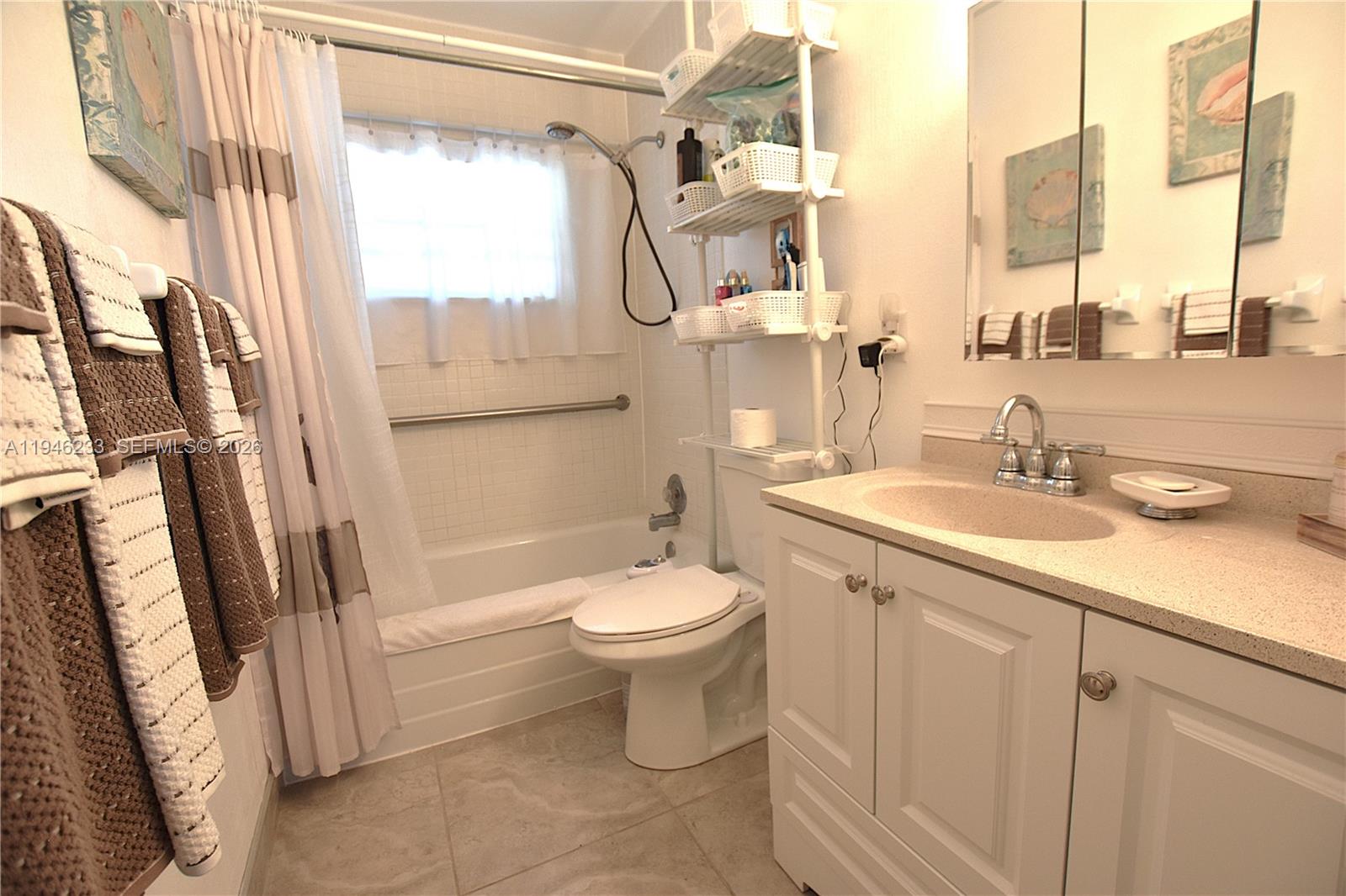 CRESTHAVEN VILLAS CONDO 1 - Residential