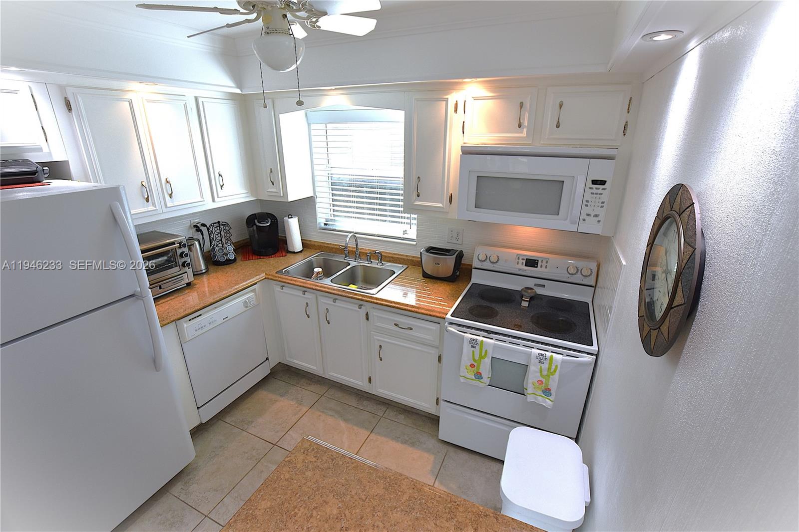 CRESTHAVEN VILLAS CONDO 1 - Residential