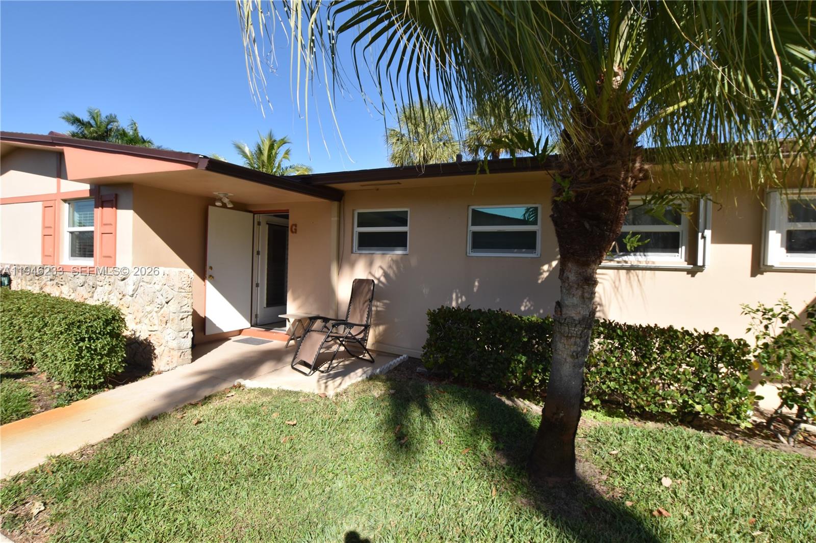 CRESTHAVEN VILLAS CONDO 1 - Residential