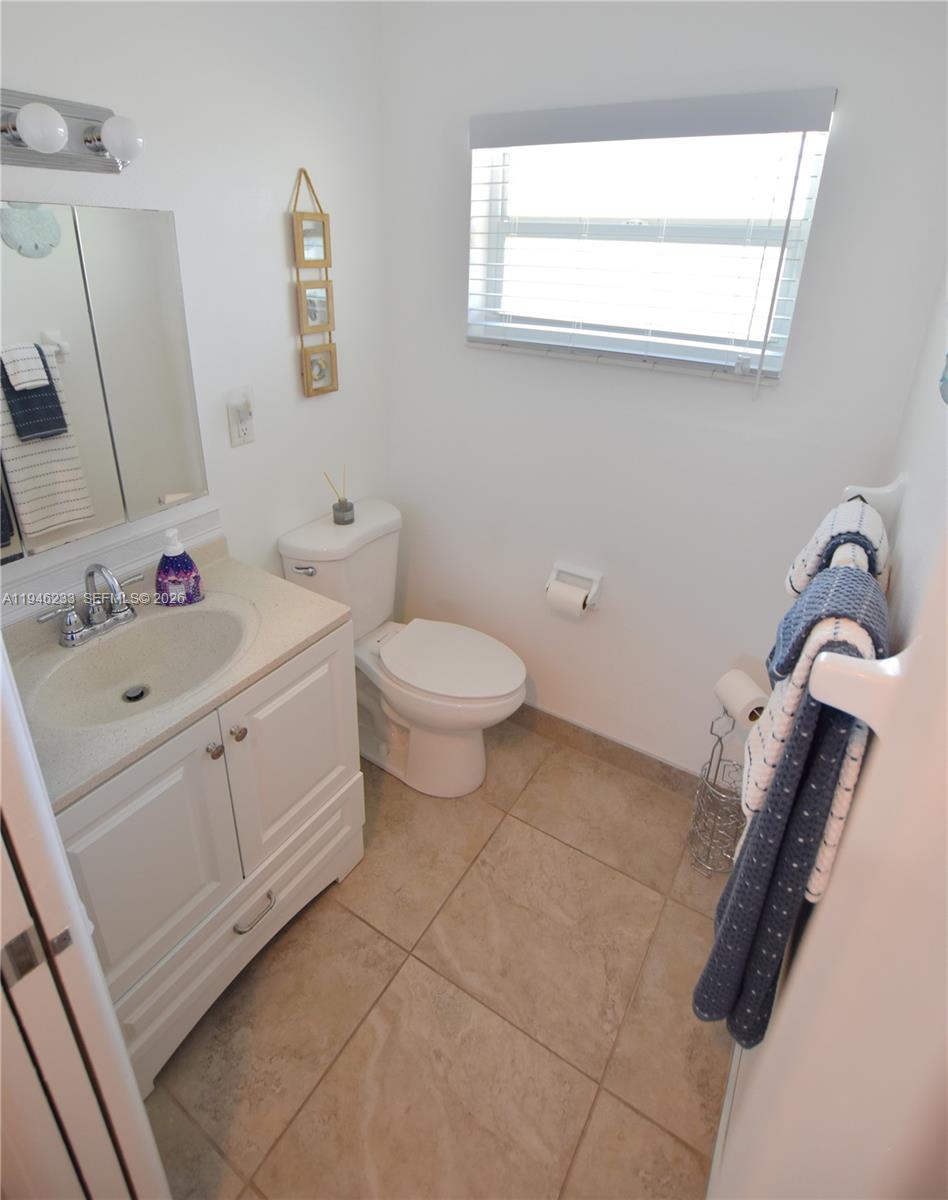 CRESTHAVEN VILLAS CONDO 1 - Residential