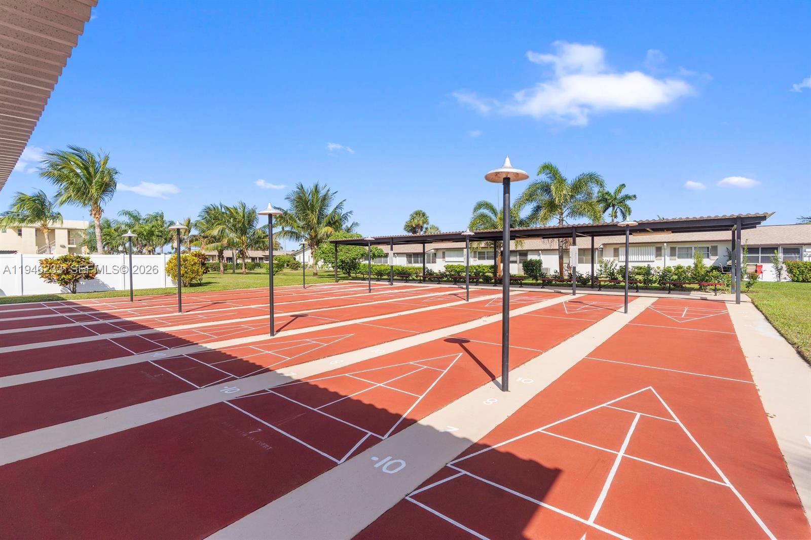 CRESTHAVEN VILLAS CONDO 1 - Residential