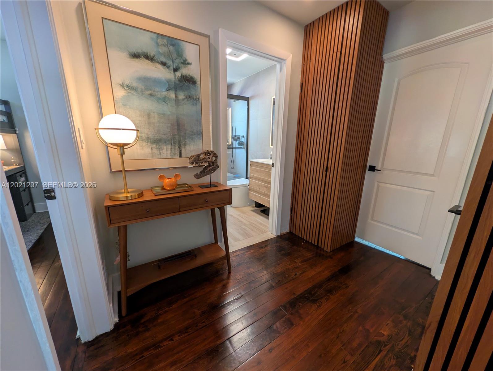 HOLLYWOOD LITTLE RANCHES - Residential