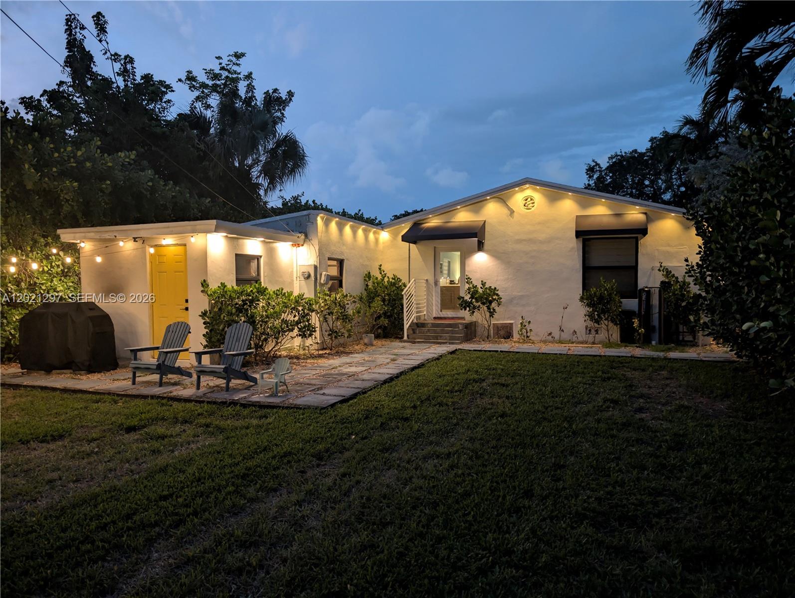 HOLLYWOOD LITTLE RANCHES - Residential