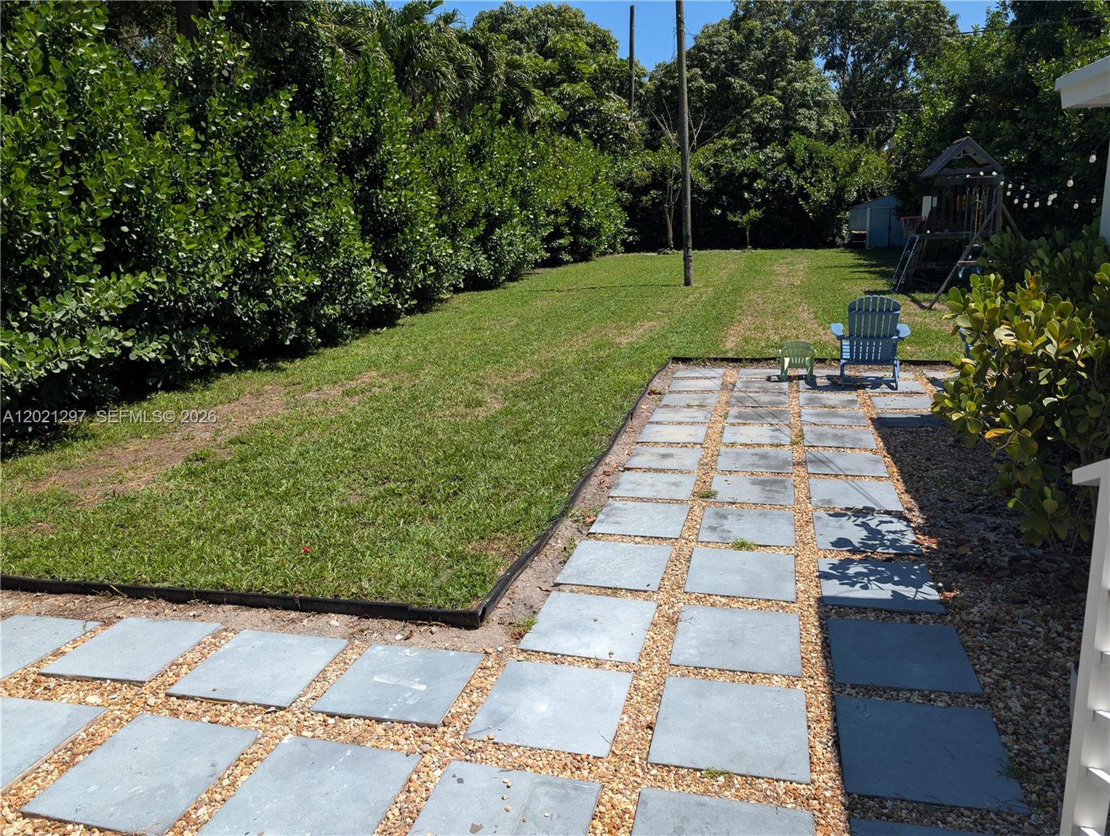 HOLLYWOOD LITTLE RANCHES - Residential