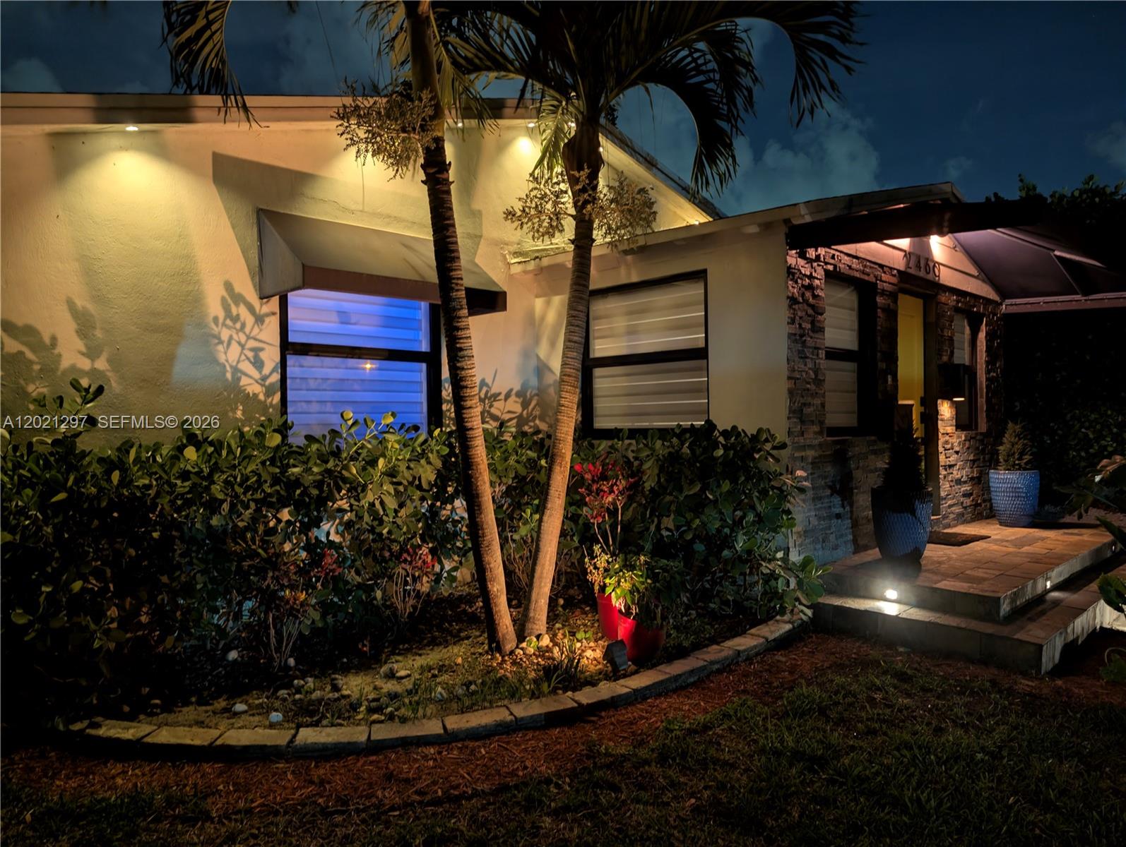 HOLLYWOOD LITTLE RANCHES - Residential