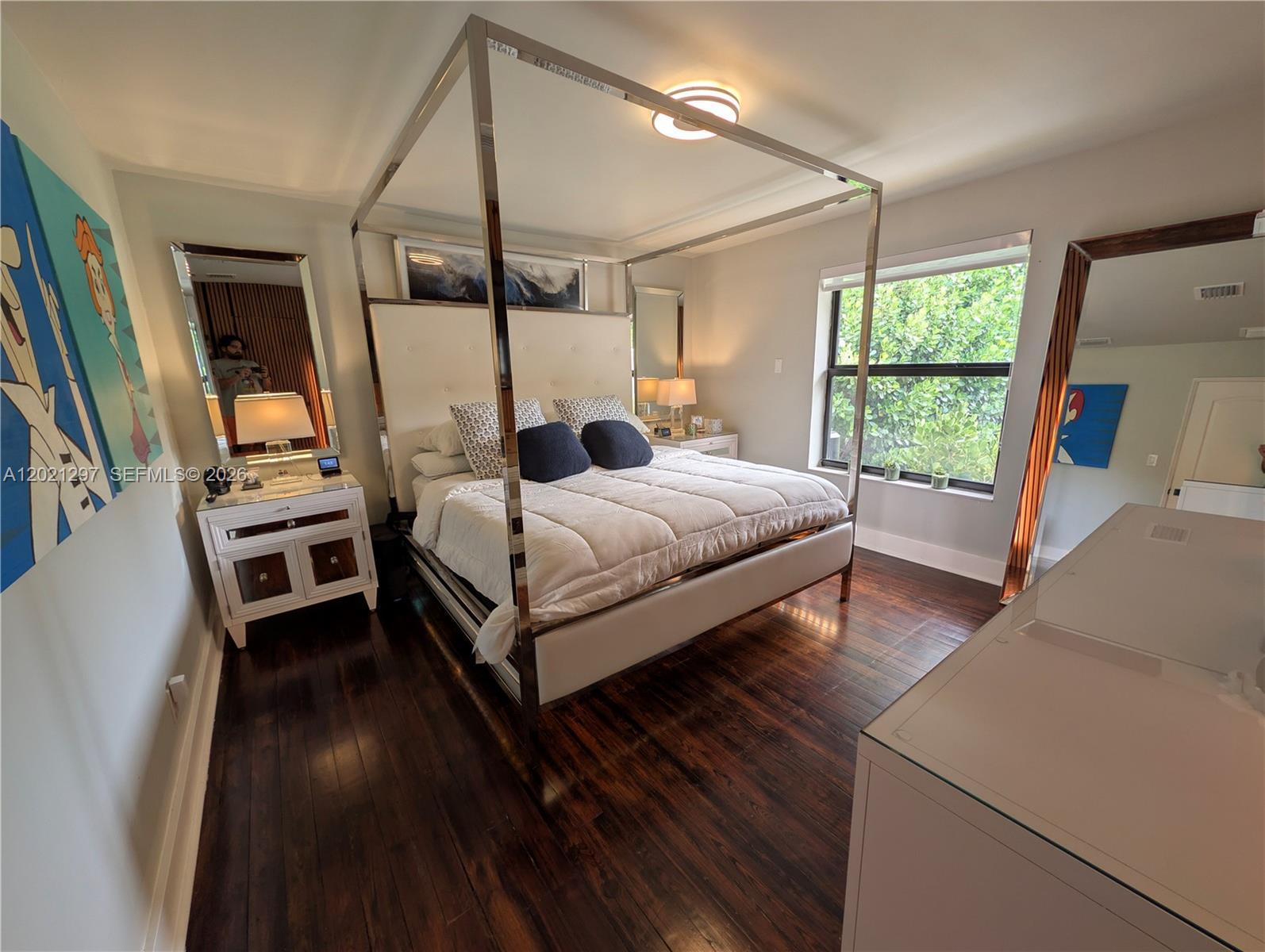 HOLLYWOOD LITTLE RANCHES - Residential