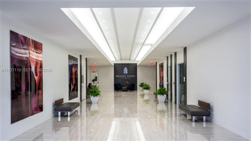 20200 W Dixie Hwy 805A