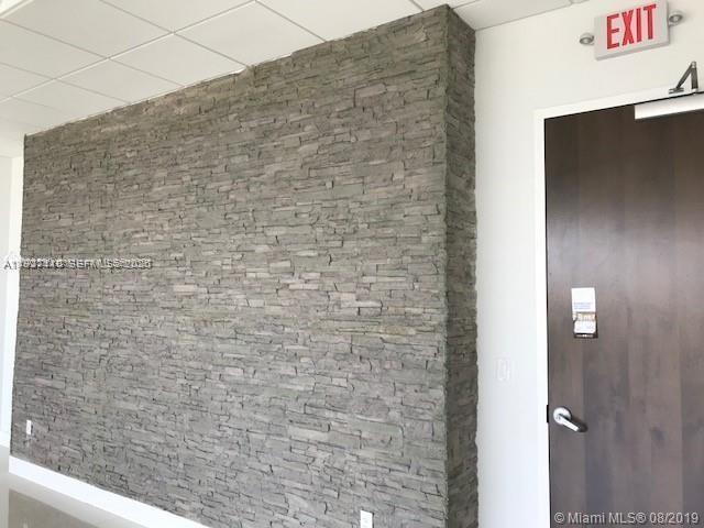 20200 W Dixie Hwy 805A