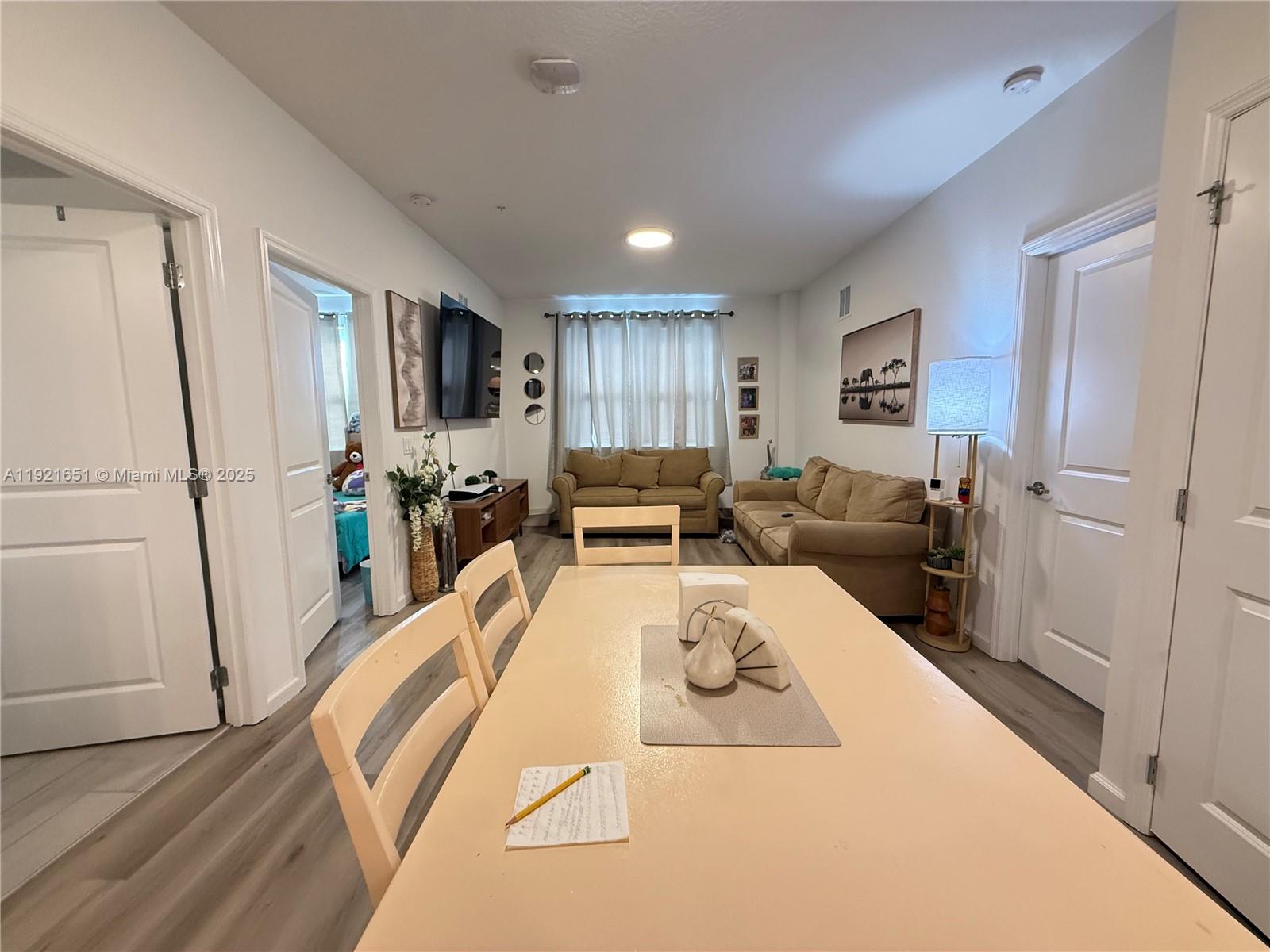 SANDLAKE STATION BLDG 1 - Residential