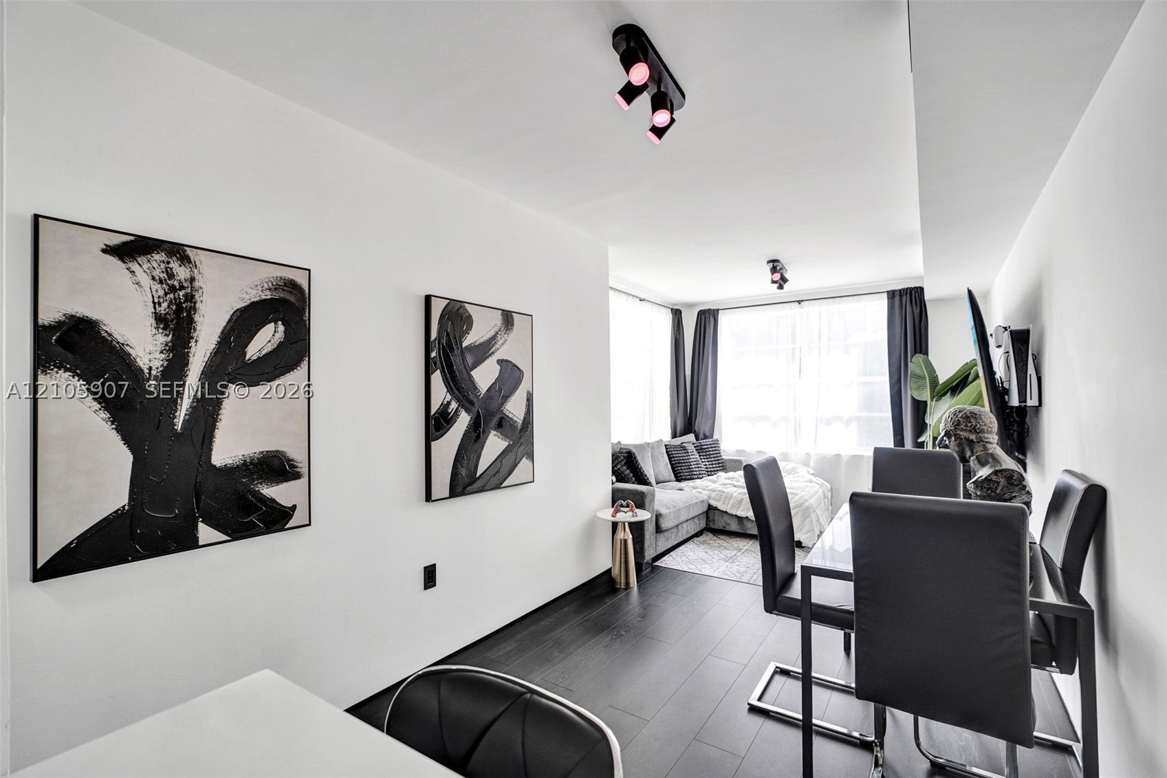 1460 Ocean Dr 308