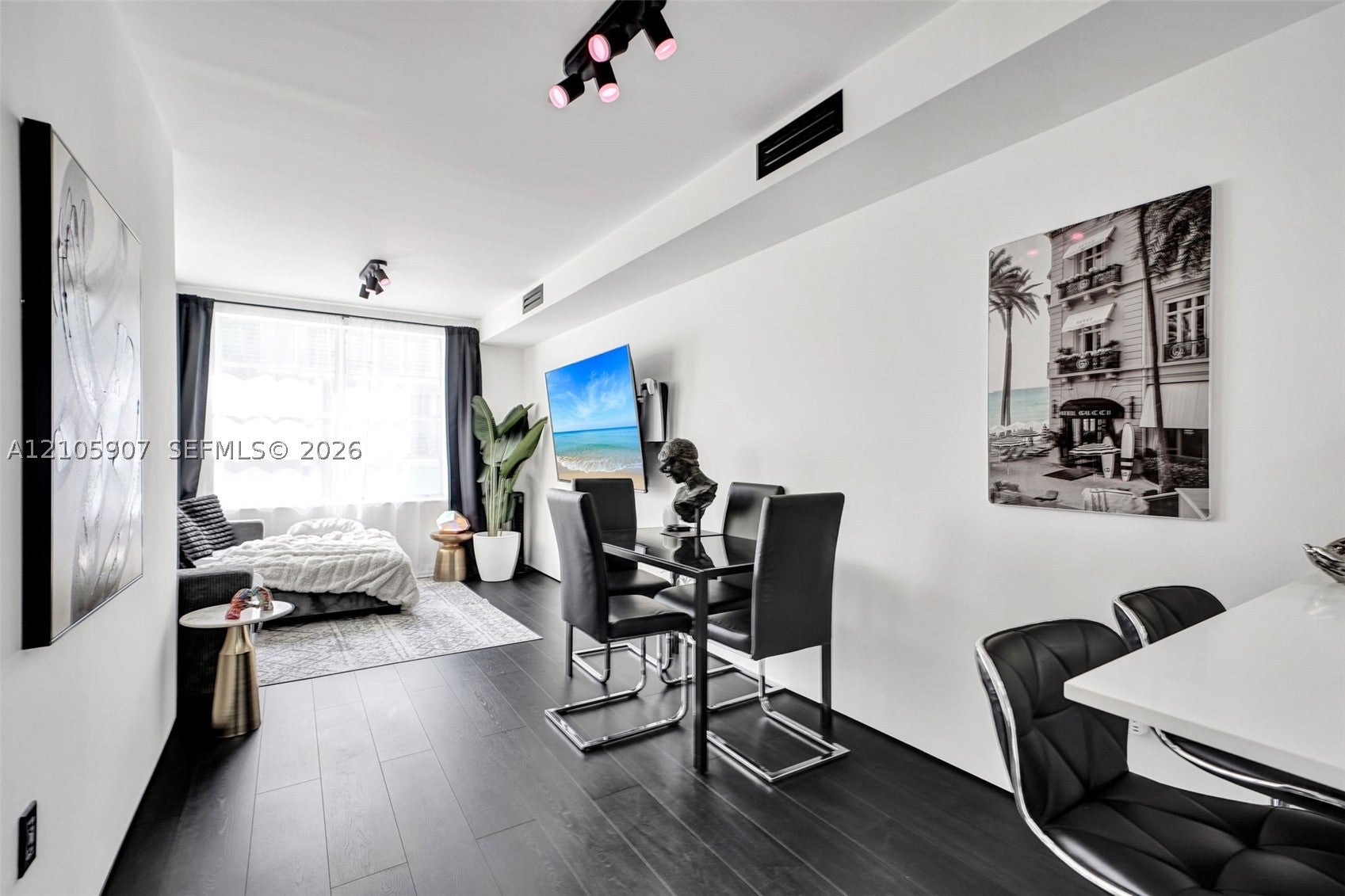 1460 Ocean Dr 308