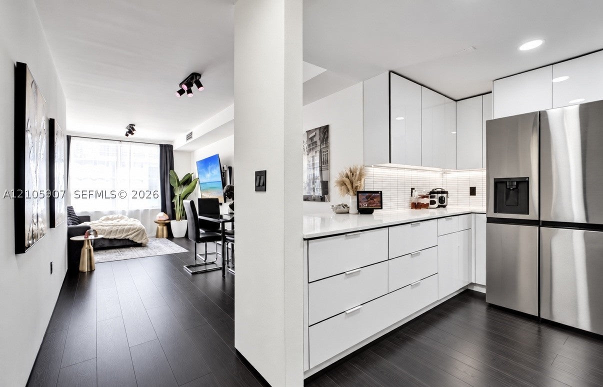 1460 Ocean Dr 308