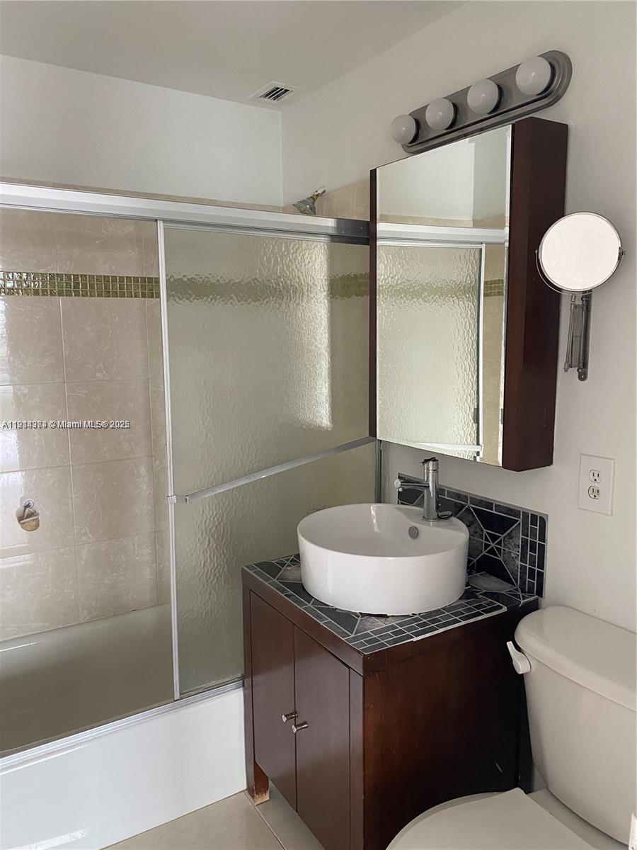 CLIPPER CONDO NO 1 - Residential Lease