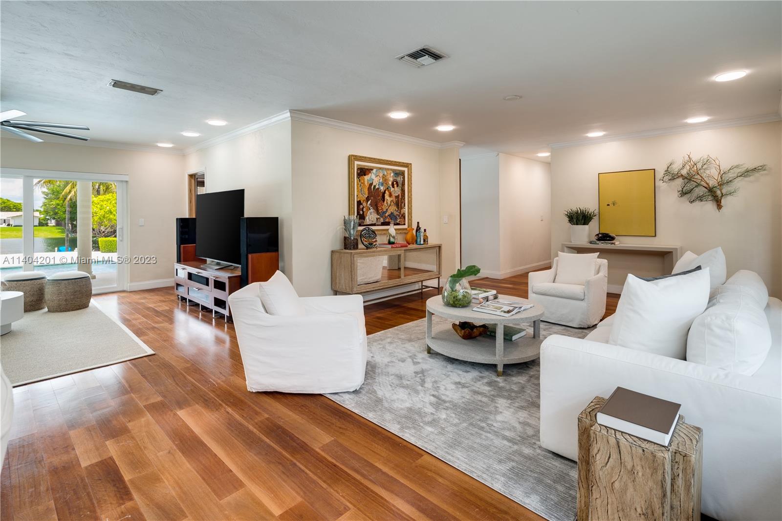 LAKESHORE SEC ONE - Residential