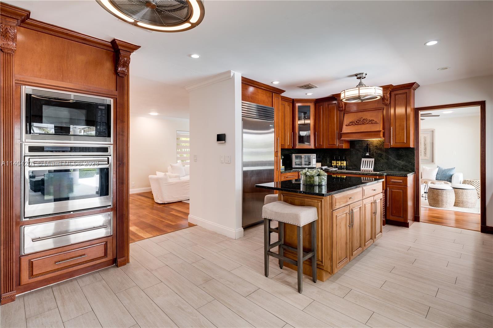 LAKESHORE SEC ONE - Residential