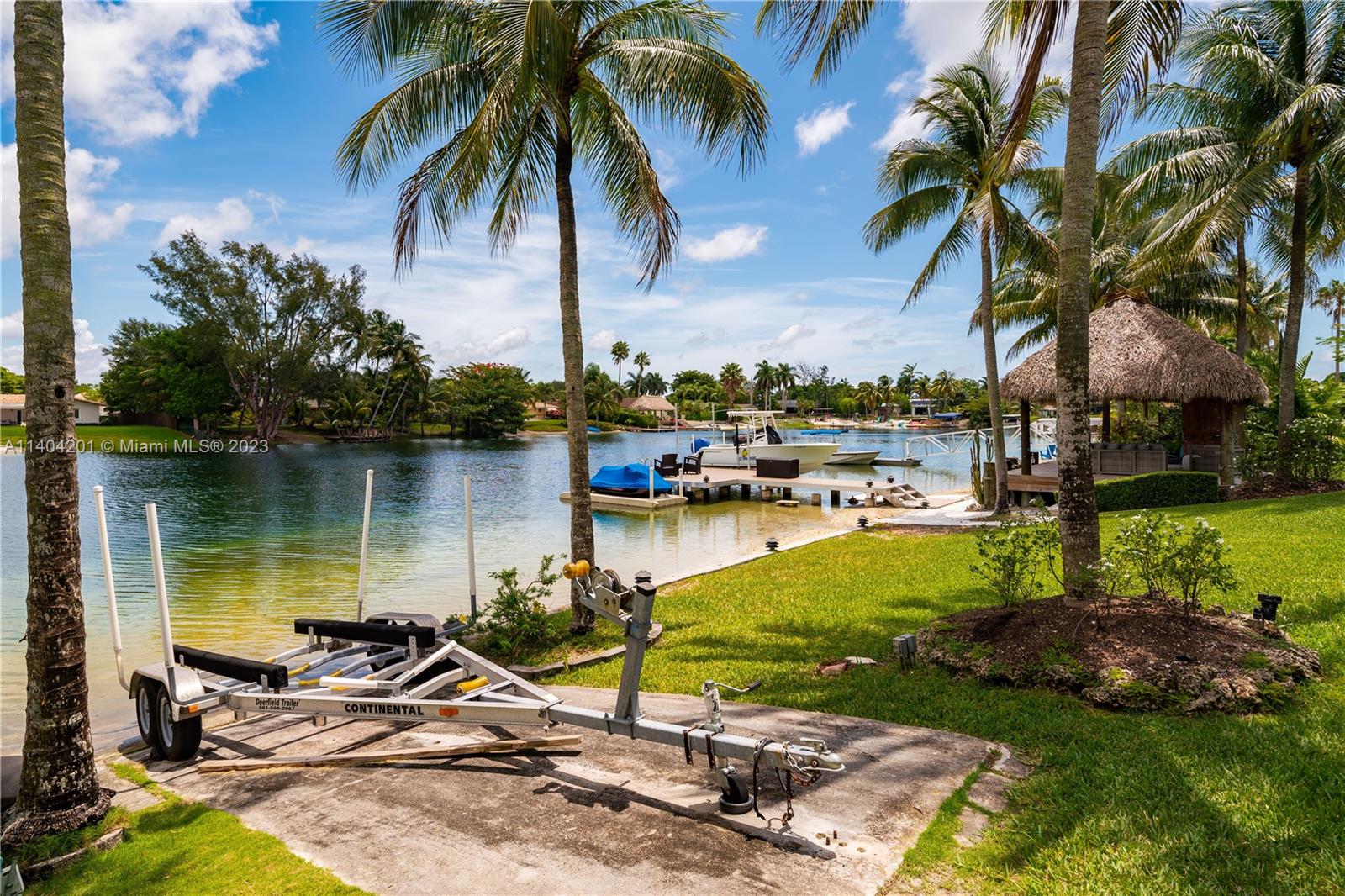 LAKESHORE SEC ONE - Residential