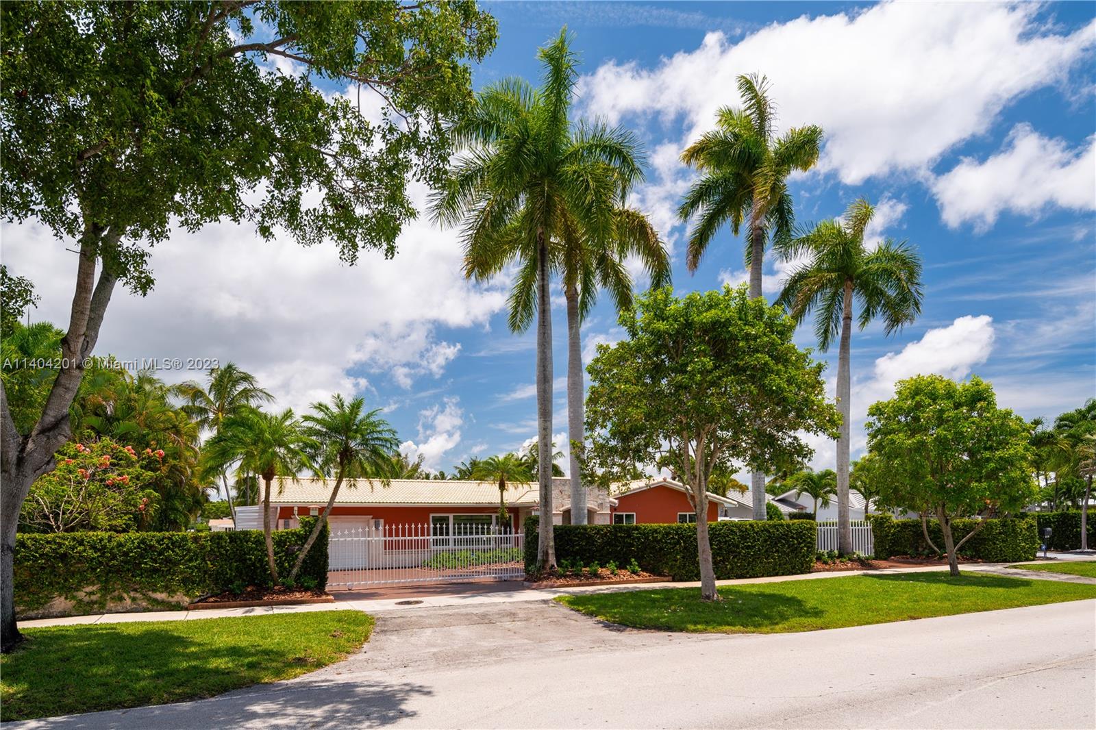 LAKESHORE SEC ONE - Residential